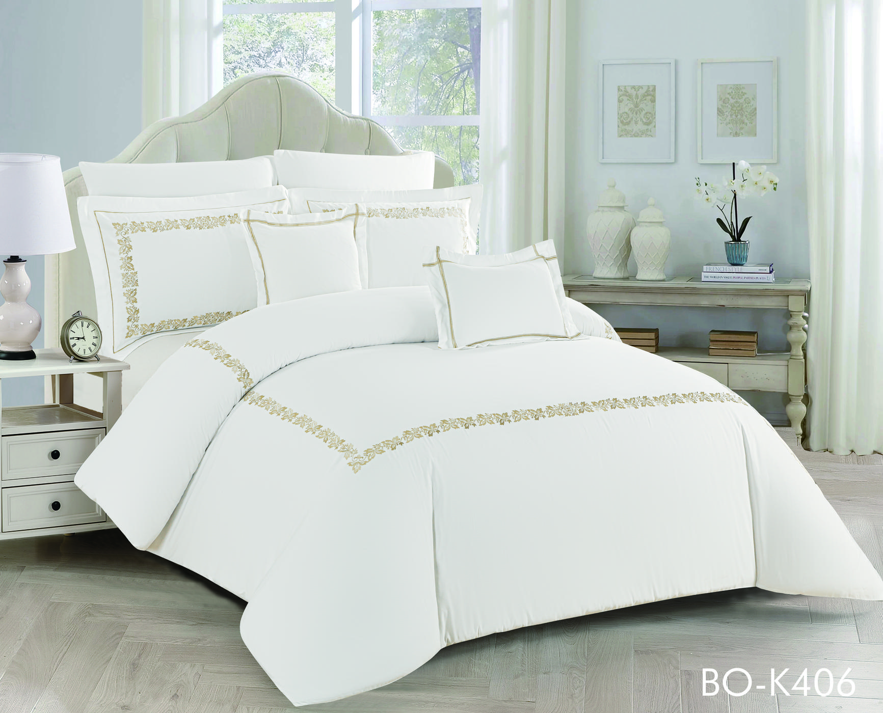 مفرش ابيض مطرز